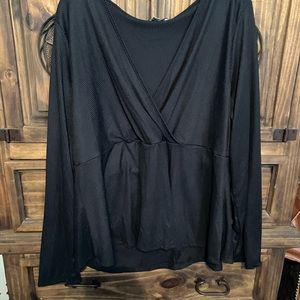 Nwot Black crisscross front top